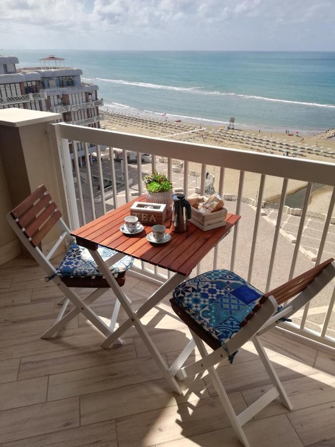 La Terrazza Sul Tirreno Apartment Nettuno Bagian luar foto